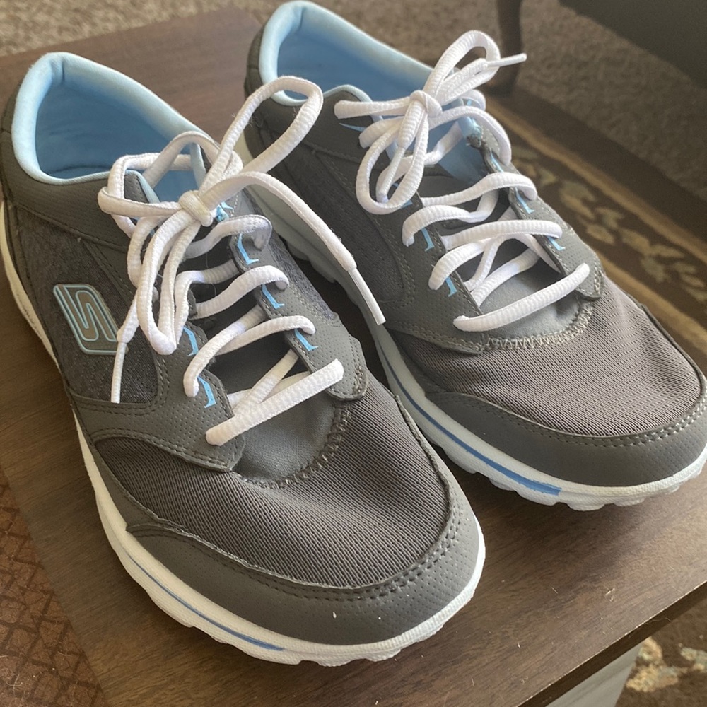 Skechers Go Walk tennis shoes size 11.